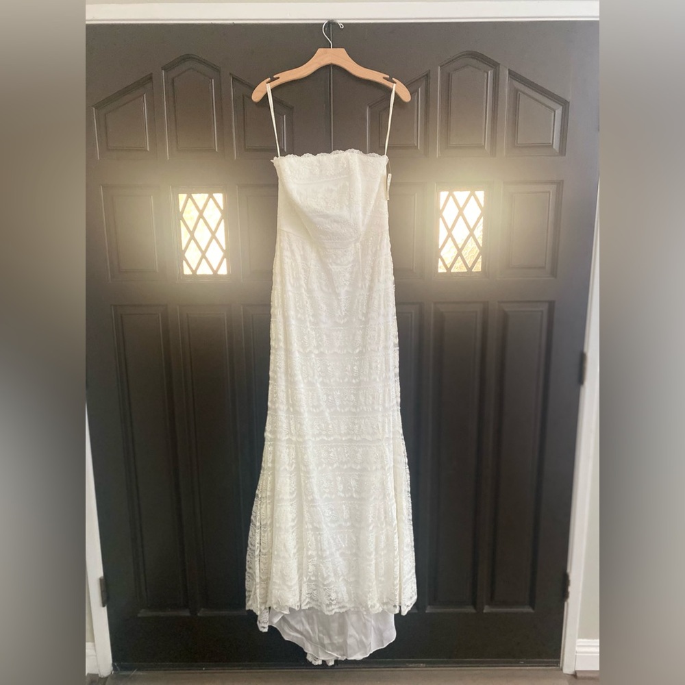 David’s Bridal Strapless Wedding Dress